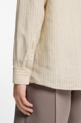 Camisa modern fit de lino a rayas, Beige