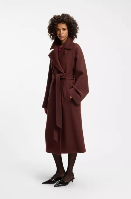 Belted coat in a wool blend