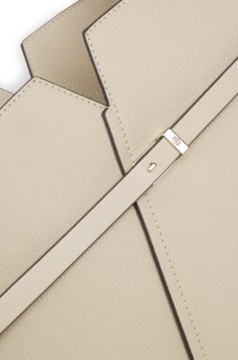 Bolso tote BOSS REVERS de piel con detalle de cintur&oacute;n, Beige claro