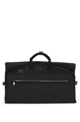 Housse à vêtements avec finitions en cuir