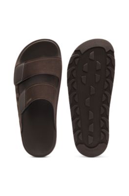 Mules en faux cuir su&eacute;d&eacute; avec d&eacute;tails de logo, Brun chin&eacute;