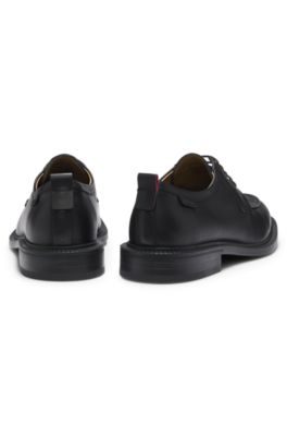 Chaussures derby en cuir avec vamp imprim&eacute; paille, Noir