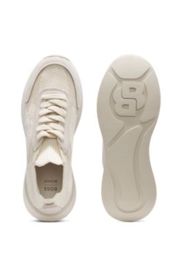 Deportivas tipo calcet&iacute;n con monograma Double&nbsp;B, Blanco