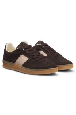 Deportivas de ante con ribetes de piel lisa, Marr&oacute;n oscuro