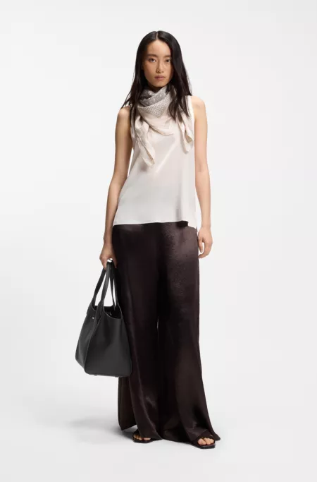 Leather tote bag with metallic logo lettering