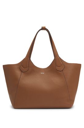 Leather tote bag with metallic logo lettering