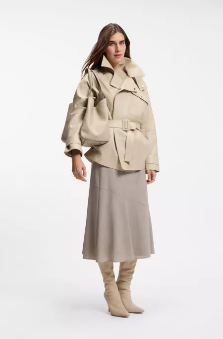 Leather tote bag with metallic logo lettering