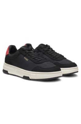 Deportivas con bloques de color y detalles de logo, Negro