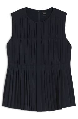 Blusa de crepé sin mangas con pliegues