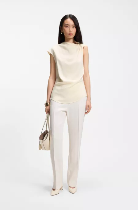 Regular-fit crepe blouse with a metal pin