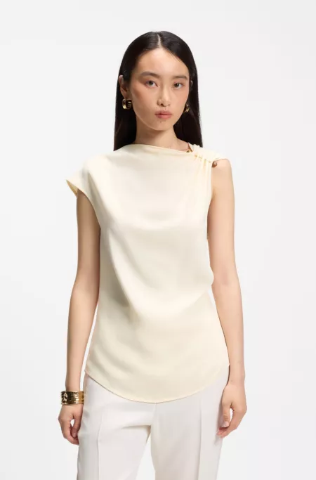 Regular-fit crepe blouse with a metal pin