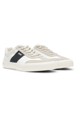 Deportivas de ca&ntilde;a baja con ribetes de ante, Beige claro