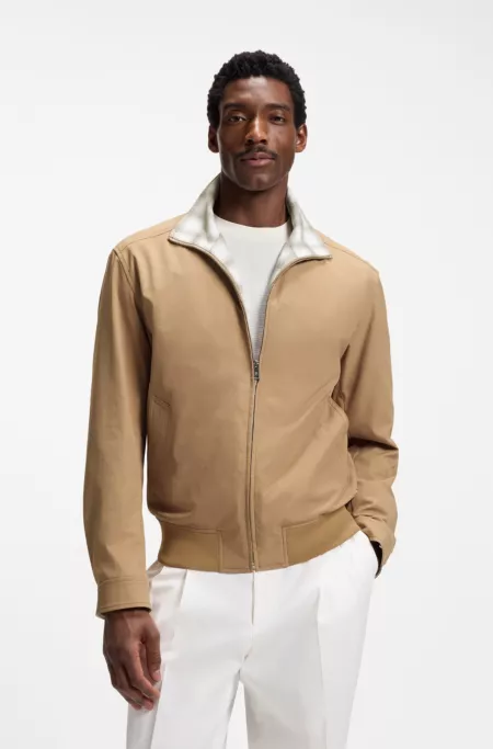 Water-repellent jacket with checkered collar