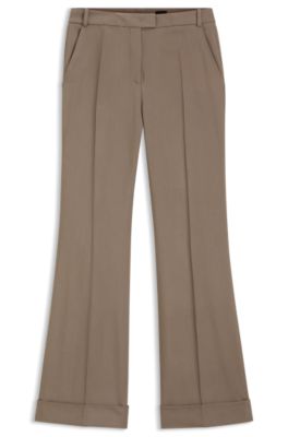 Pantalones flared fit en tejido de gabardina el&aacute;stico, Marr&oacute;n