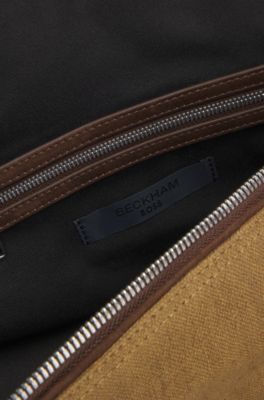 Bolsa de viaje de lino BOSS BY BECKHAM con detalles de ante, Marr&oacute;n claro