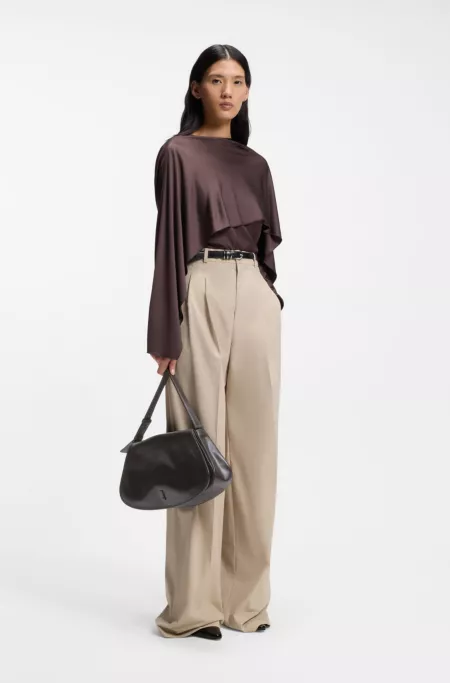 Shoulder bag in smooth leather