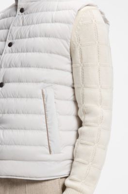 Water-repellent vest with down filling, White