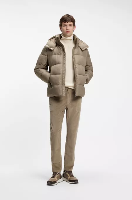 Water-repellent puffer jacket with adjustable hood