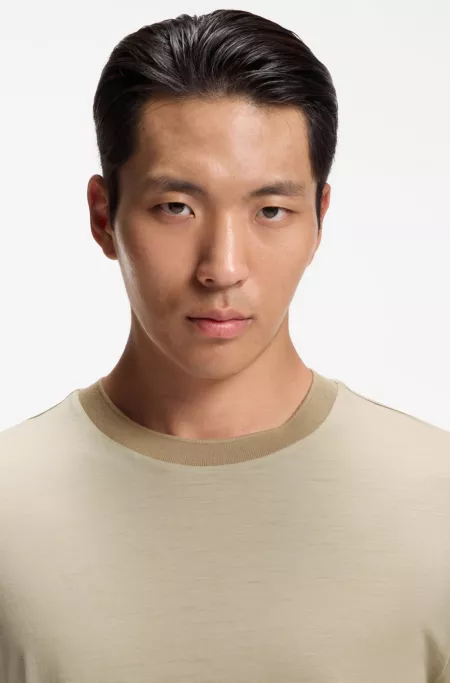 Luxe travel wool T-shirt with FK collar