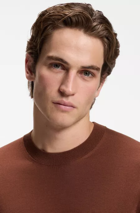 Merino wool sweater in a regular fit