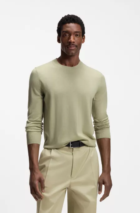 Merino wool sweater in a regular fit
