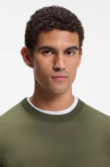 Merino wool sweater in a regular fit