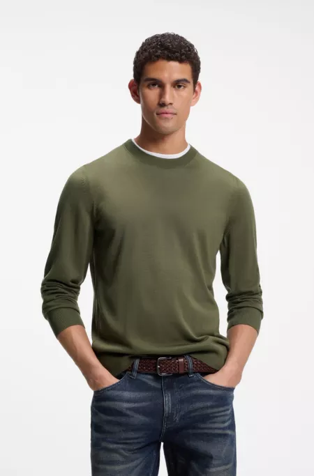 Merino wool sweater in a regular fit