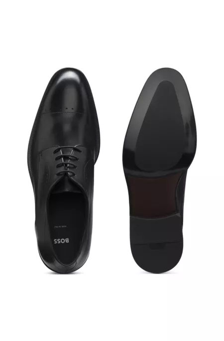 Italian-made Derby shoes in leather with cap toe