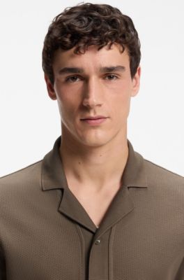 Camisa regular fit de algod&oacute;n con textura, Marr&oacute;n