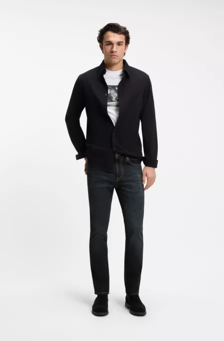 Slim-fit jeans with contrast stitching