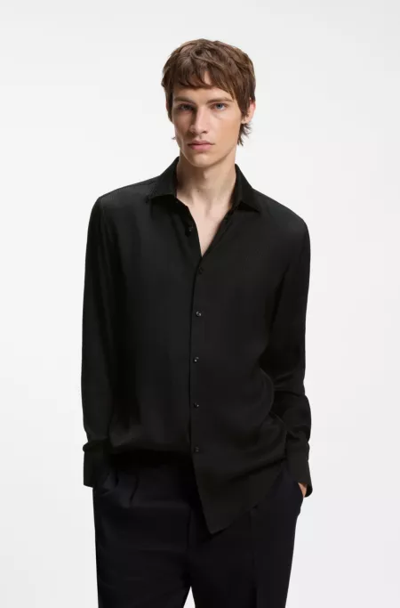 Slim-fit business shirt in soft garment-washed fabric