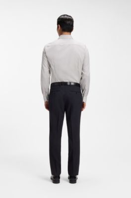 Camisa slim fit de sarga de algod&oacute;n que no se arruga, Caqui