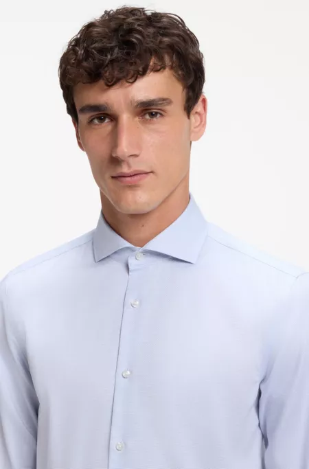 Slim-fit cotton shirt with spread collar