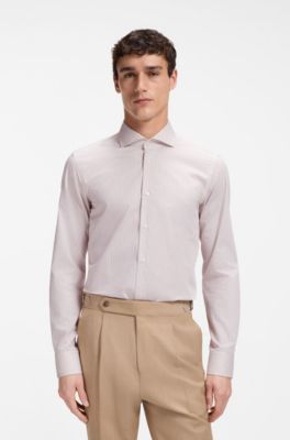 Camisa slim fit en algod&oacute;n que no se arruga, Beige