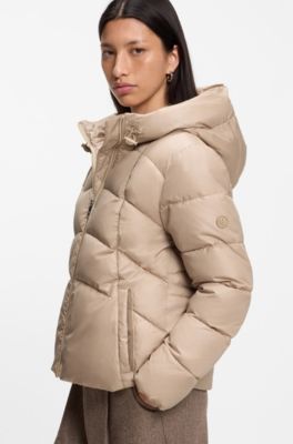 Veste matelass&eacute;e d&eacute;perlante avec taille r&eacute;glable, Beige clair
