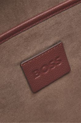 Cabas BOSS Revers en cuir su&eacute;d&eacute; avec d&eacute;tail de ceinture, Marron