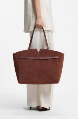 Cabas BOSS Revers en cuir su&eacute;d&eacute; avec d&eacute;tail de ceinture, Marron