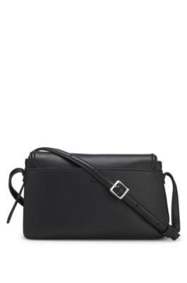 Sac &agrave; bandouli&egrave;re en similicuir grain&eacute; avec monogramme Double&nbsp;B, Noir