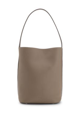 Sac seau en cuir avec garnitures en m&eacute;tal dor&eacute;, Marron