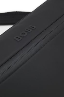 Bolso cruzado de piel sint&eacute;tica con logo reflectante, Negro