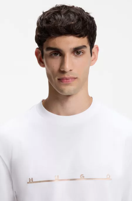 Relaxed-fit T-shirt with zigzag stitching detail