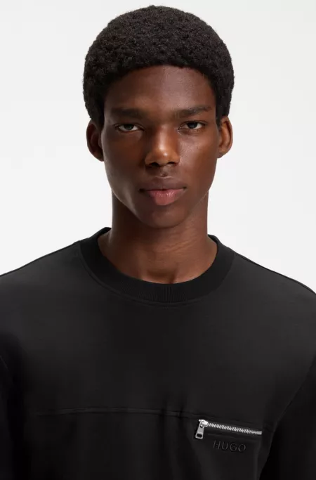 Relaxed-fit T-shirt in cotton with zippered chest pocket