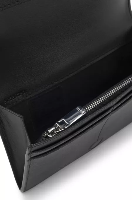 Travel wallet with logo lettering