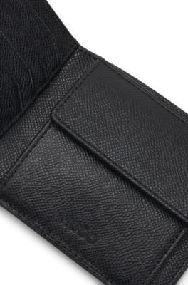 Cartera con letras de logo met&aacute;licas distintivas, Negro