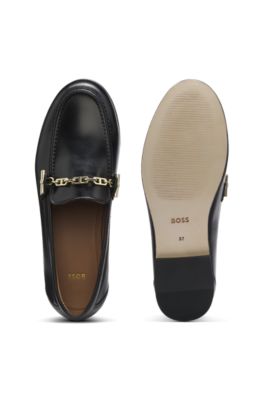Mocasines de piel con cadena y detalle de logo, Negro