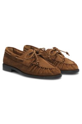 Mocasines de ante con pala definida cosida a mano, Marr&oacute;n