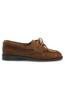 Mocasines de ante con pala definida cosida a mano, Marr&oacute;n