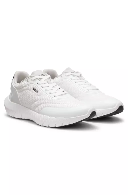 Running sneakers with leather trims