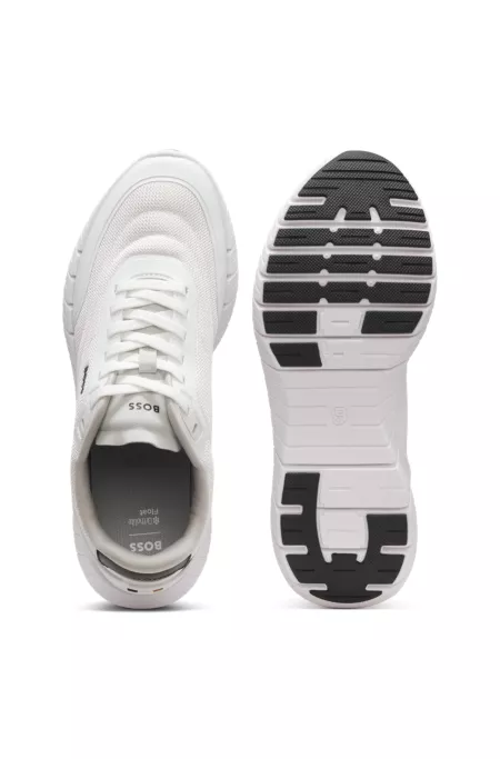 Running sneakers with leather trims