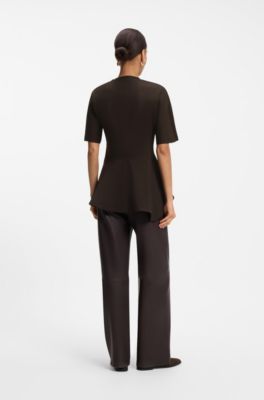 Camiseta de algod&oacute;n mercerizado con peplum asim&eacute;trico, Marr&oacute;n
